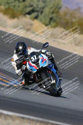 media/Dec-18-2022-SoCal Trackdays (Sun) [[8099a50955]]/Turn 10 (140pm)/